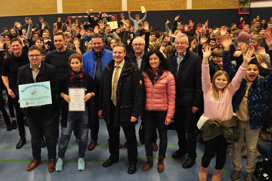 Erster Stern für die Oberschule Holdorf als „Sportfreundliche Schule“